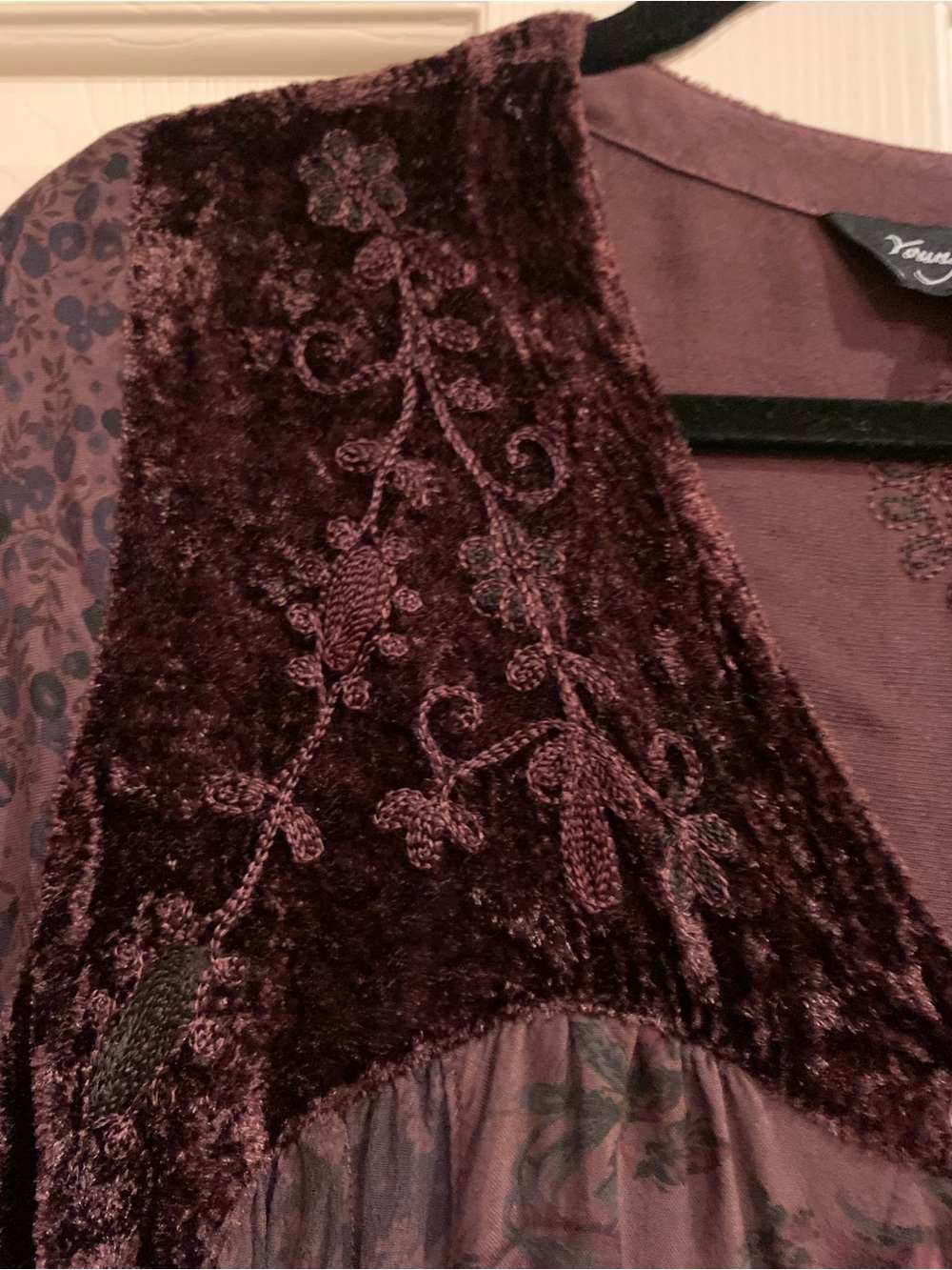 Vintage-Inspired Patchwork Button-Front Blouse - Picture 9 of 9
